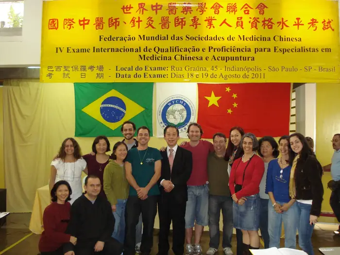 Turma brasileira no exame internacional da Federação Mundial das Sociedades de Medicina Chinesa